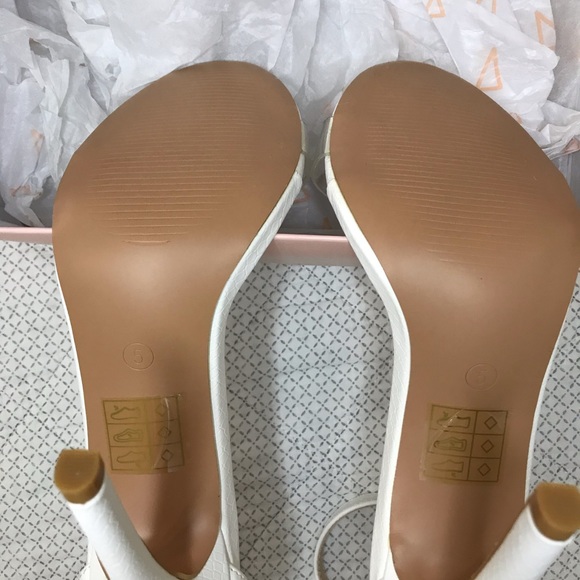 Heels - Picture 5 of 6